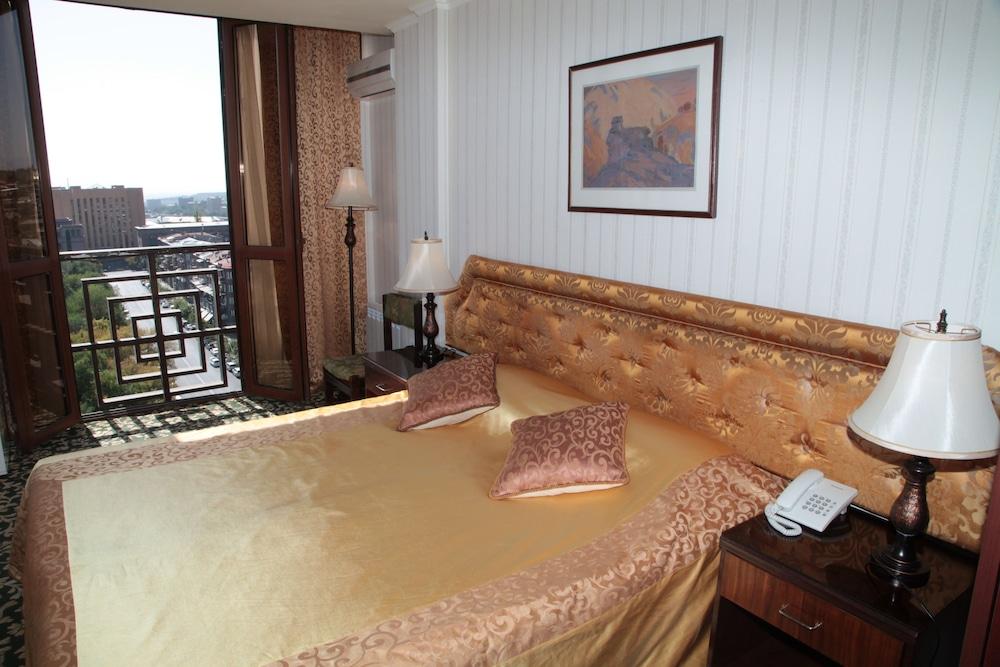 יירבאן Shirak Hotel מראה חיצוני תמונה
