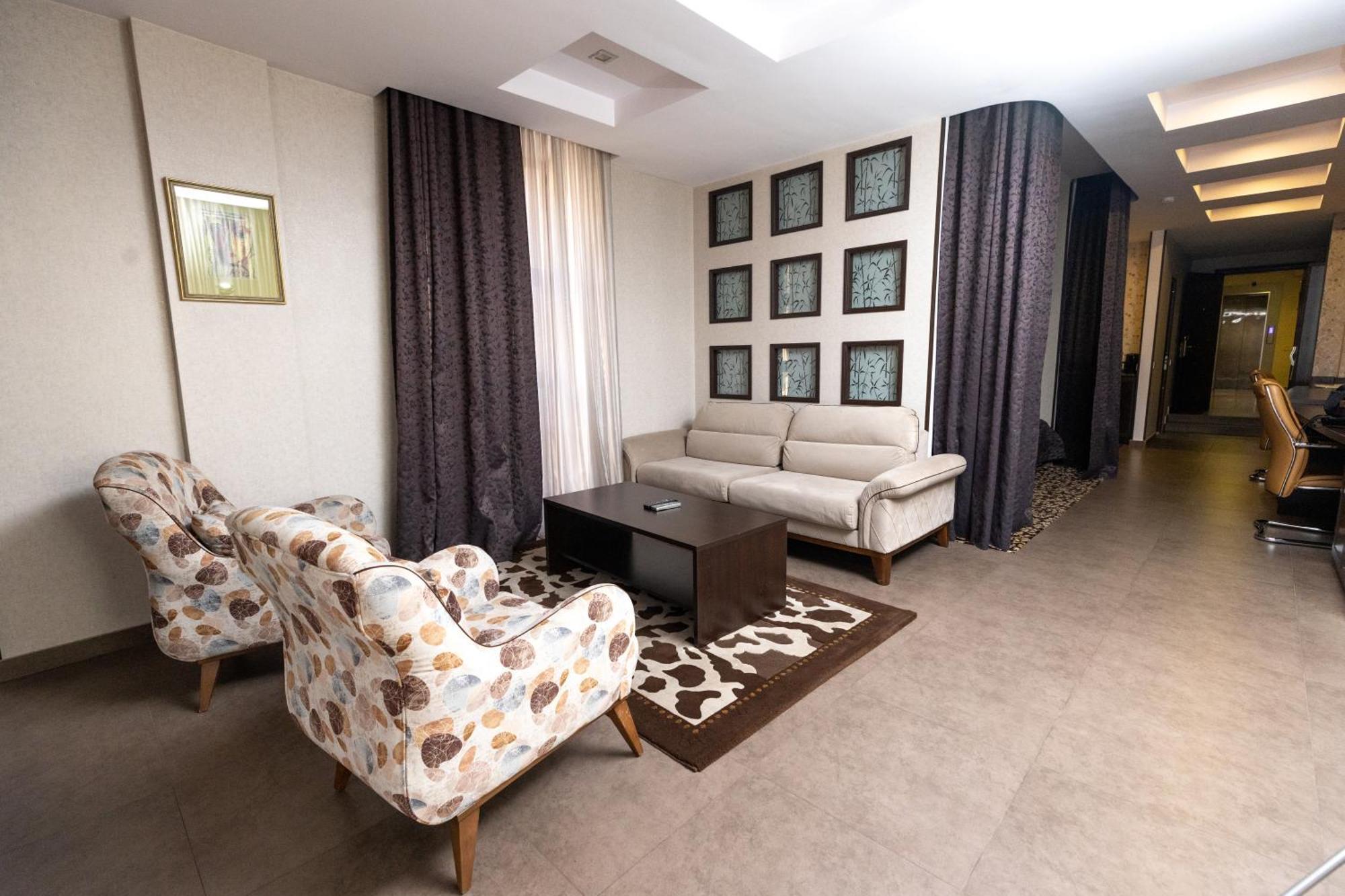 יירבאן Shirak Hotel מראה חיצוני תמונה