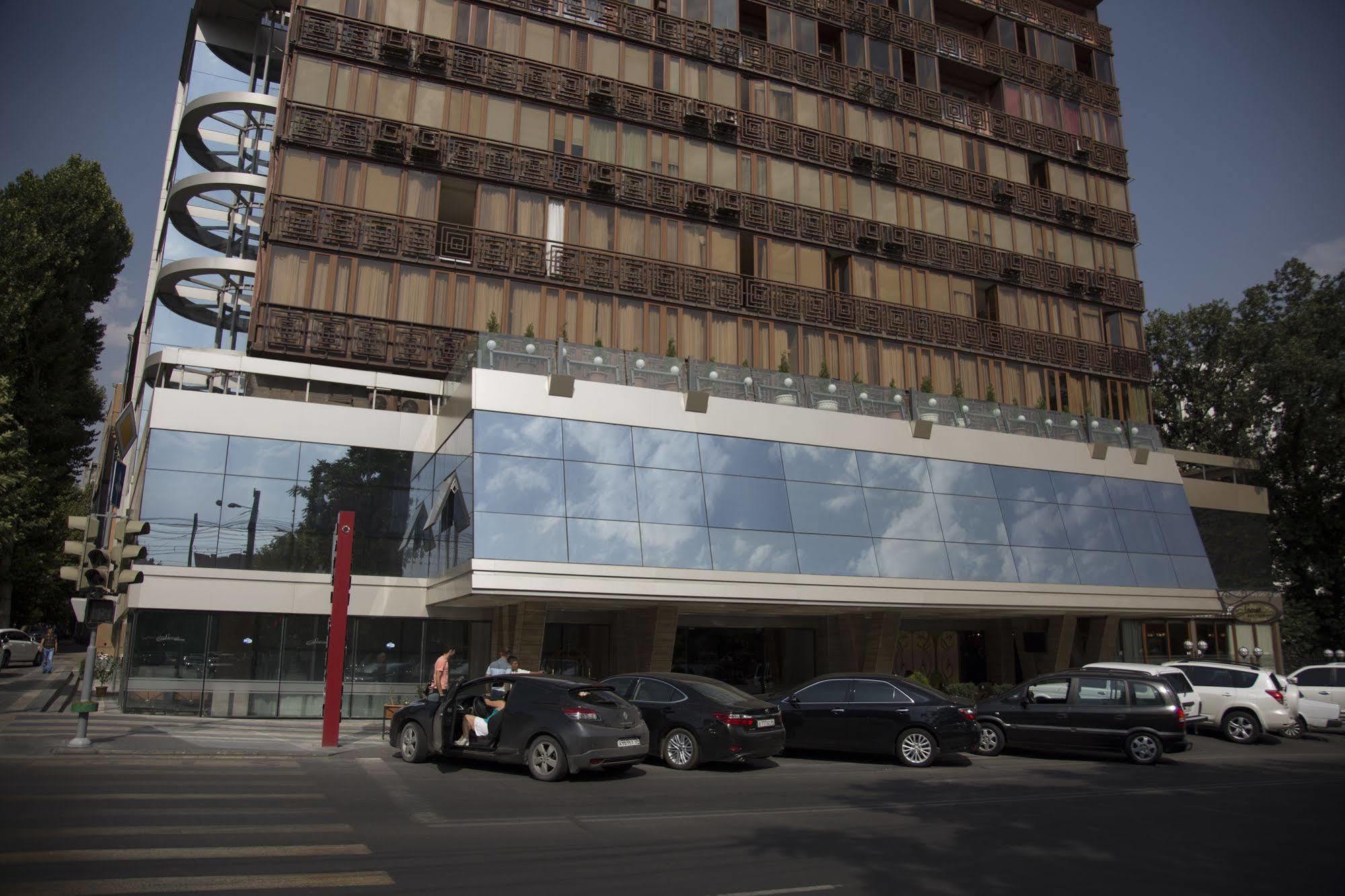 יירבאן Shirak Hotel מראה חיצוני תמונה