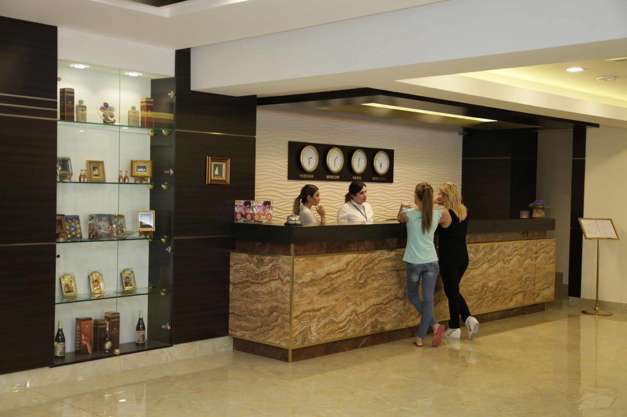 יירבאן Shirak Hotel מראה חיצוני תמונה