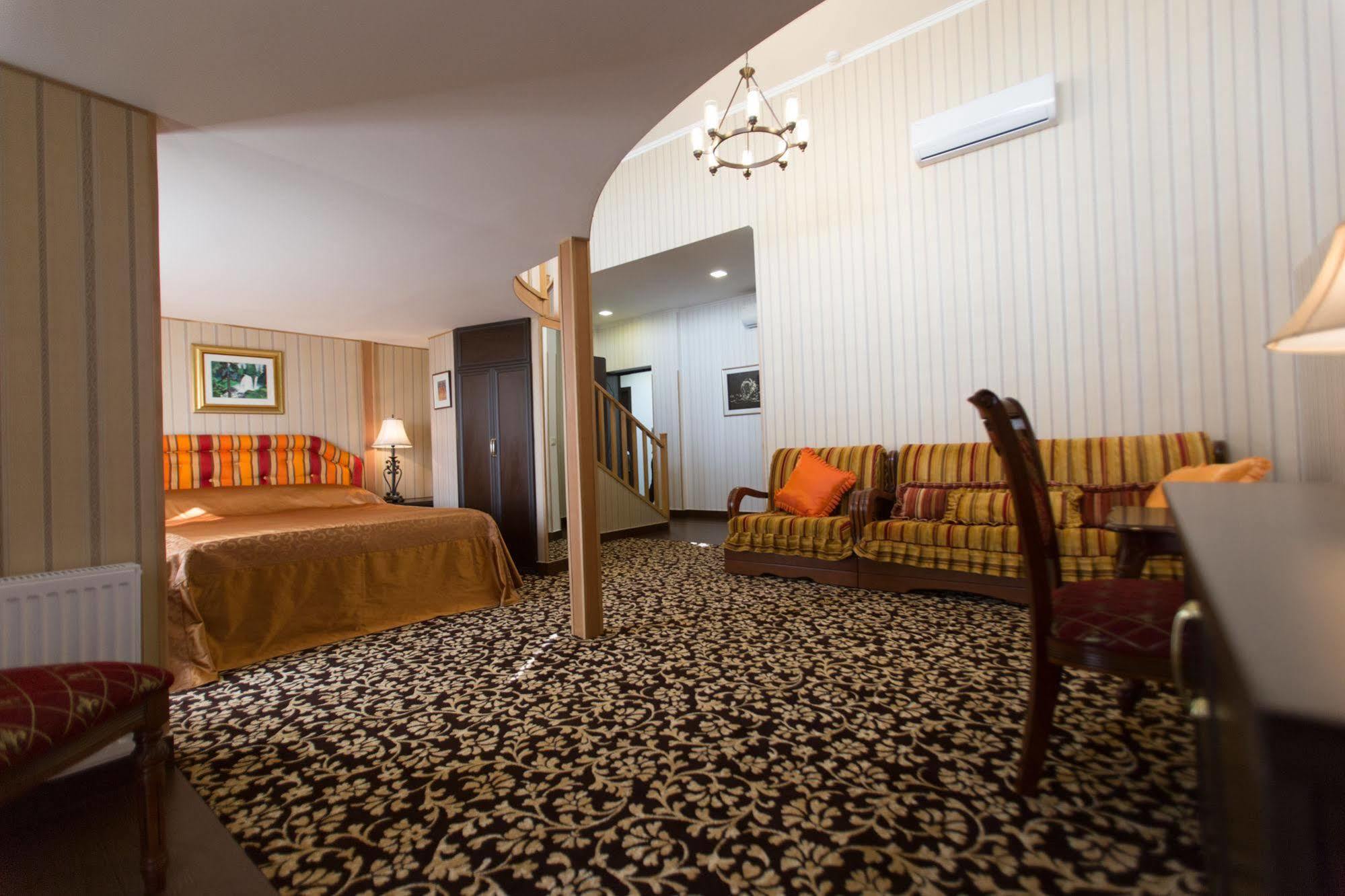 יירבאן Shirak Hotel מראה חיצוני תמונה