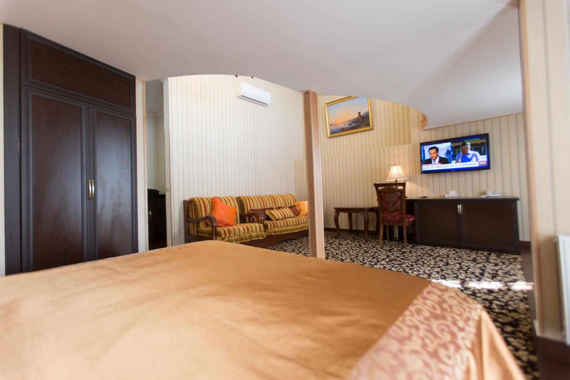 יירבאן Shirak Hotel מראה חיצוני תמונה