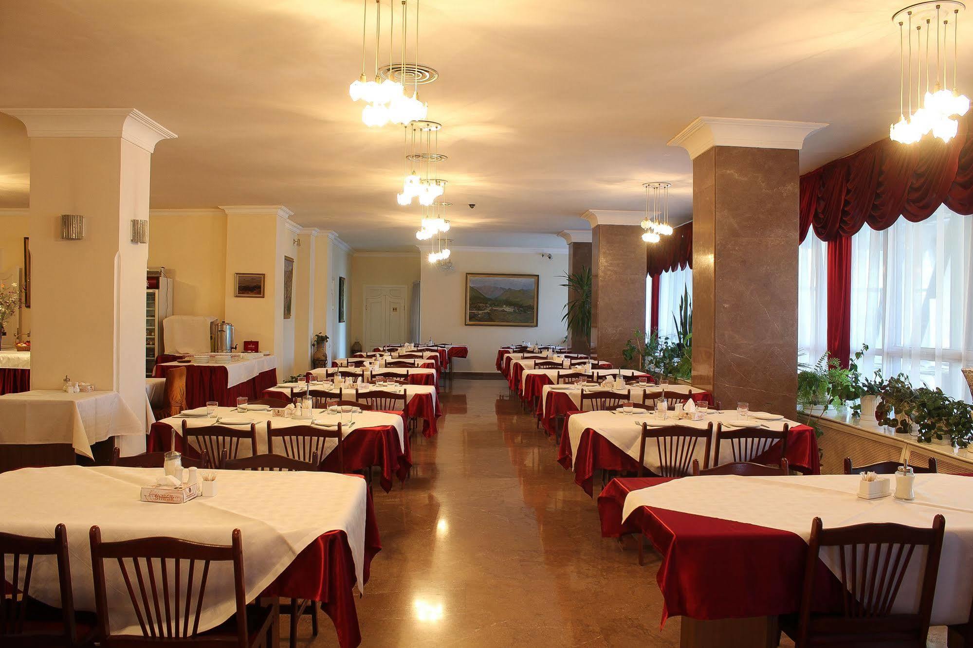 יירבאן Shirak Hotel מראה חיצוני תמונה