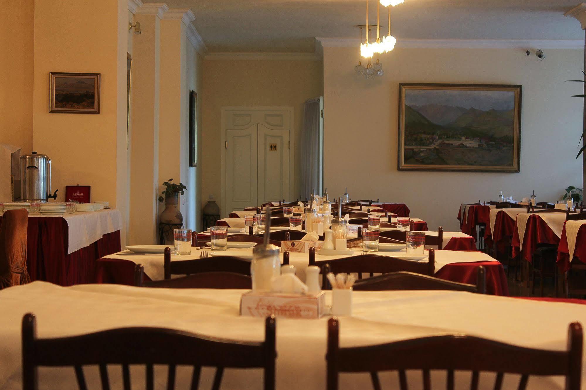 יירבאן Shirak Hotel מראה חיצוני תמונה
